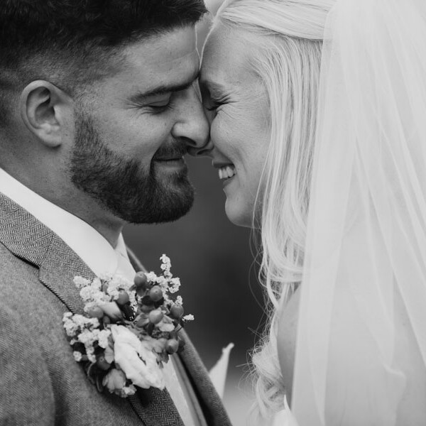 sposi destination wedding Toscana ritratto intimo spontaneo